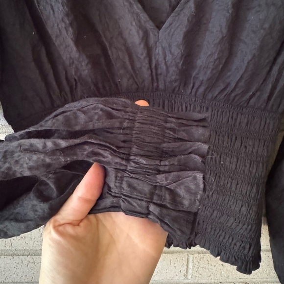 Frame black smocked V neck long blouson puff sleeves blouse top size small - Picture 5 of 7